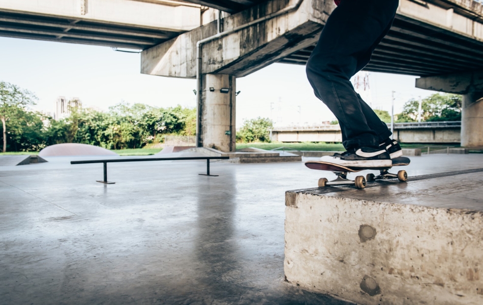 滑板公園的規劃完整且具挑戰性，吸引許多專業玩家前來一展身手。