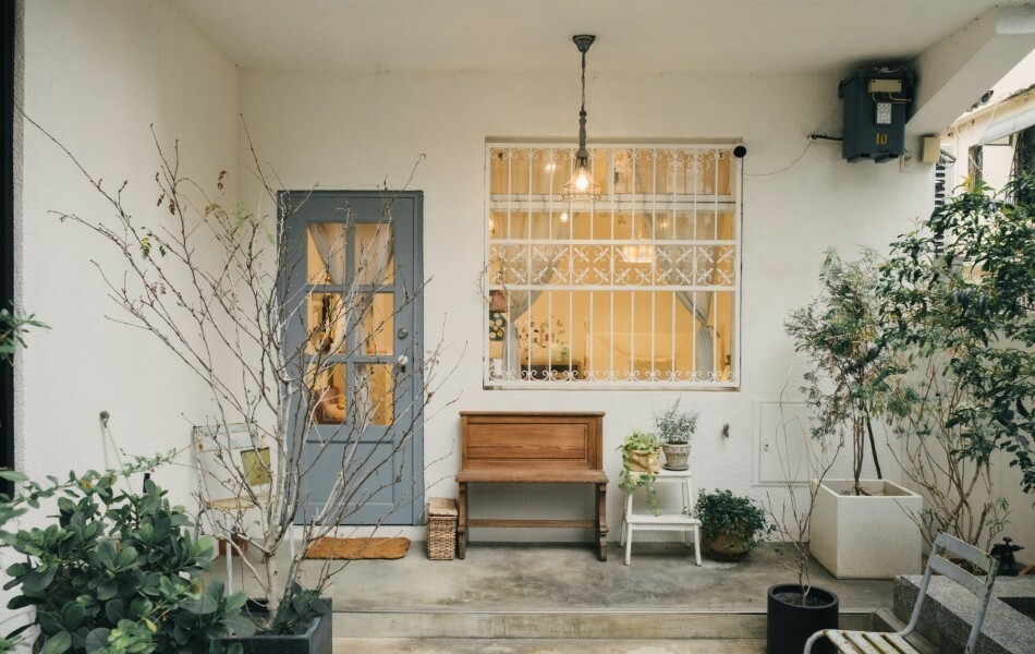 小部屋承載著對「家」的想像與那份營造美好氛圍的願望。