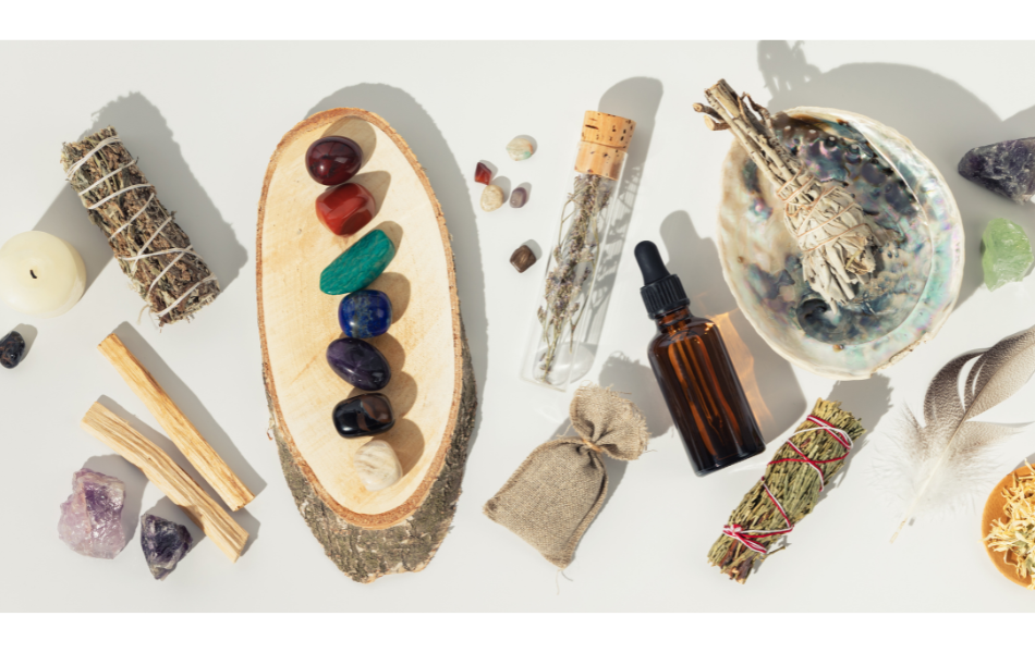 Tru 原本並不相信身心靈療癒，後來因為出版社工作，開始接觸身心靈療癒相關書籍，並且在一次正式療癒體驗後，真實感受到身心靈重新清理釋放，接著開始積極接觸身心靈療癒相關知識與實作，並且成為身心靈療癒服務提供者，也從執業過程中得到更多體悟。